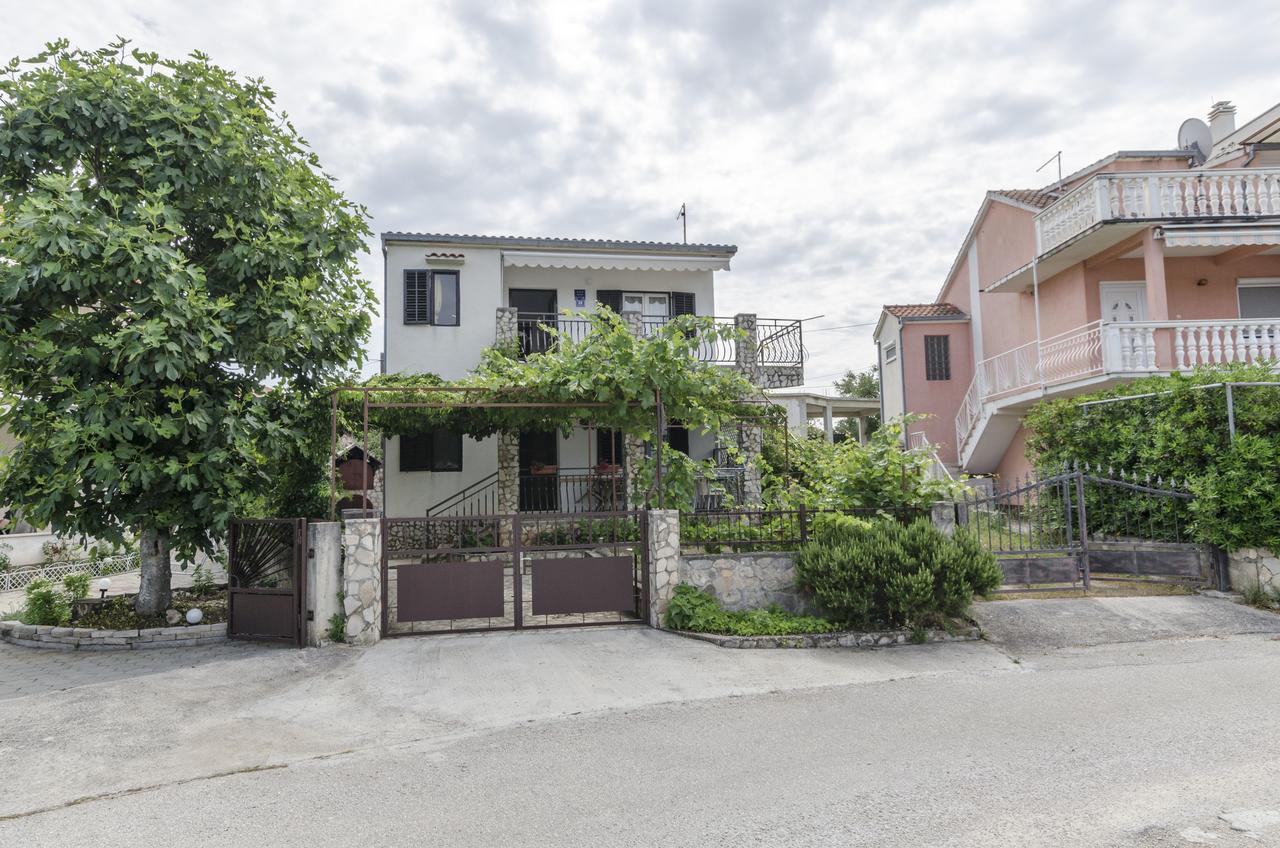 Apartment Brnabic روغوزنيكا المظهر الخارجي الصورة