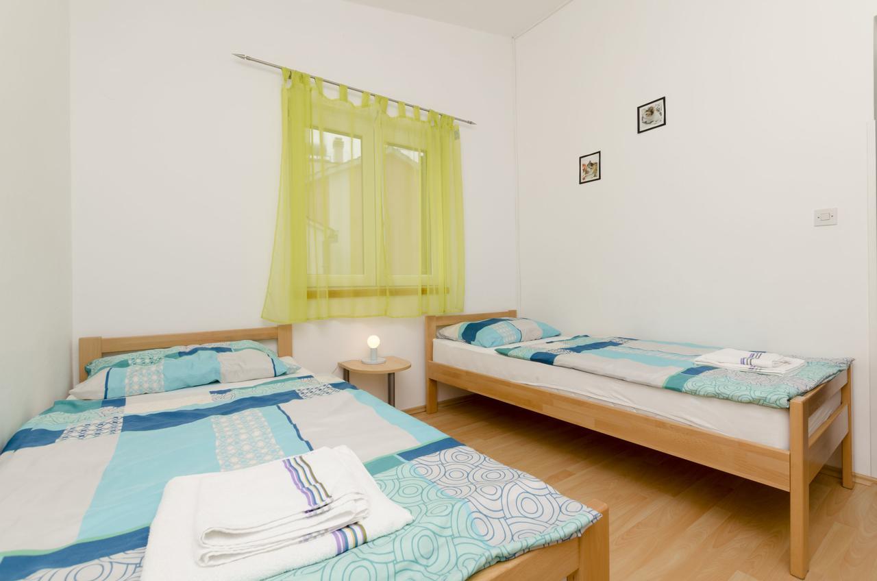 Apartment Brnabic روغوزنيكا المظهر الخارجي الصورة